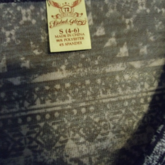 Black and white ladies top - Picture 3 of 3